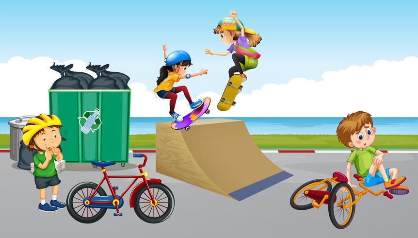 Kinderen rijden op de fiets en spelen een skateboard vector