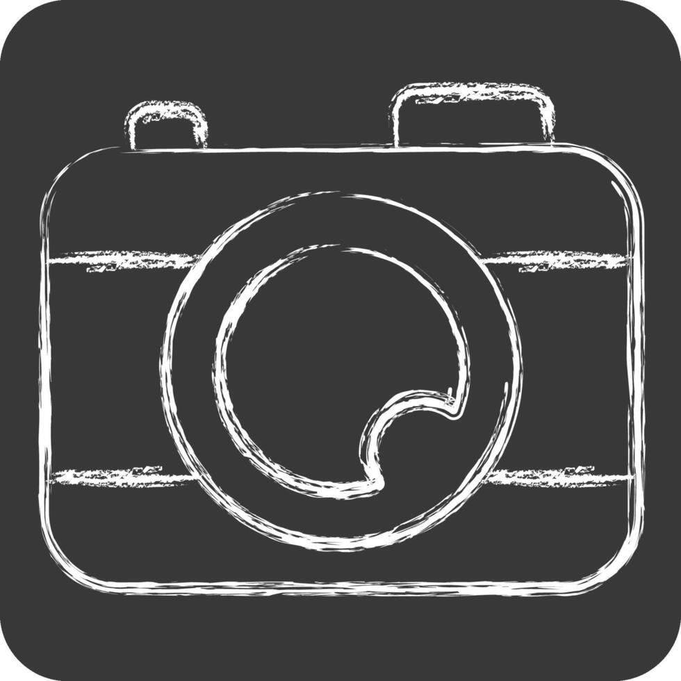 icoon camera. verwant naar vermaak symbool. krijt stijl. gemakkelijk ontwerp illustratie vector