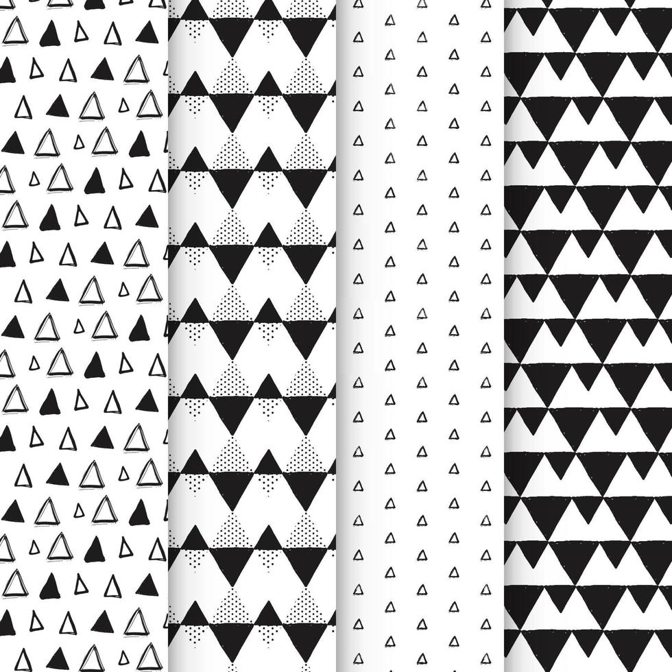 zwart-wit naadloze patronen met inktpenseel en marker. hand getrokken doodle vormen, tekens en lijnen. vector