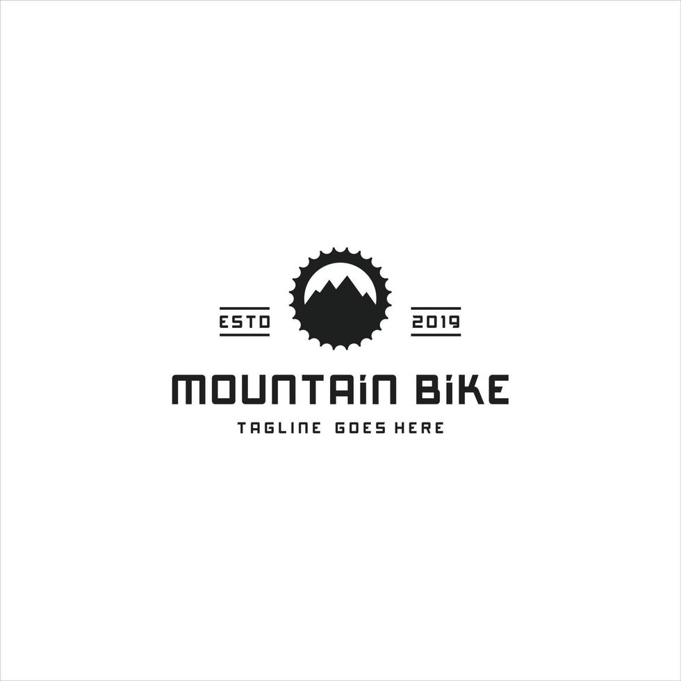 combinatie van uitrusting en ketting voor mountainbike-logo-ontwerp vector