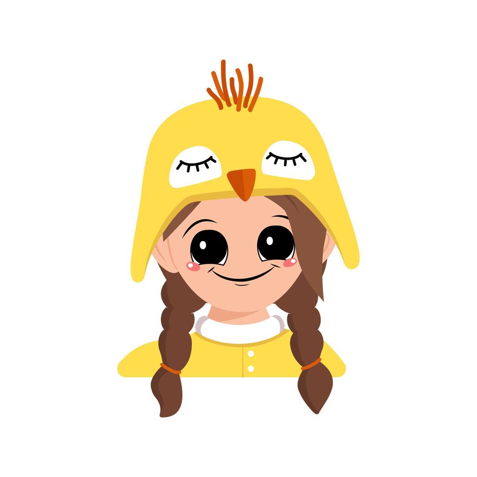avatar van meisje met grote ogen en brede gelukkige glimlach in schattige gele kippenhoed. hoofd van kind met vrolijk gezicht voor vakantie Pasen, nieuwjaar of kostuum voor feest. platte vectorillustratie vector