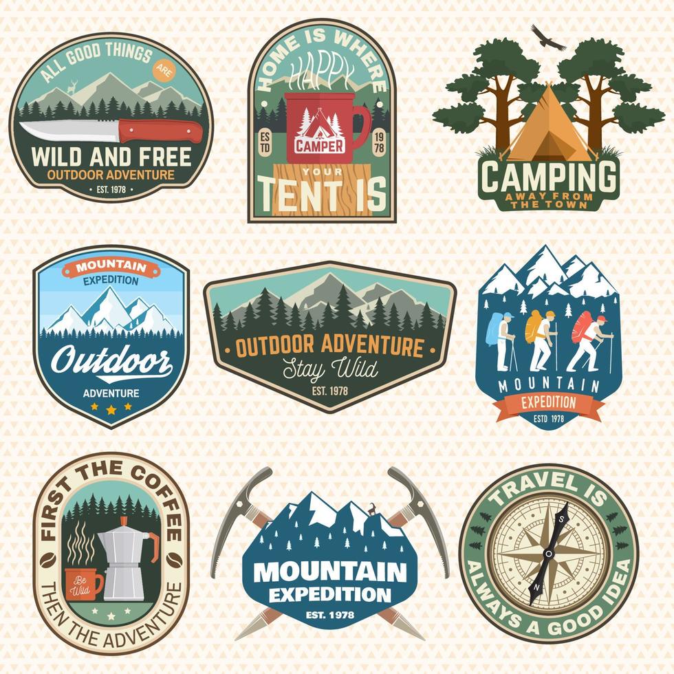 bergexpeditie en outdoor-avontuurbadges. vector. concept voor badge, patch, shirt, print, stempel of tee. ontwerp voor wandelemblemen, bergembleembadges, buitenshuis heuvelreizen vector