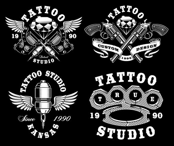 Set monochroom tattoo emblemen op donkere achtergrond vector