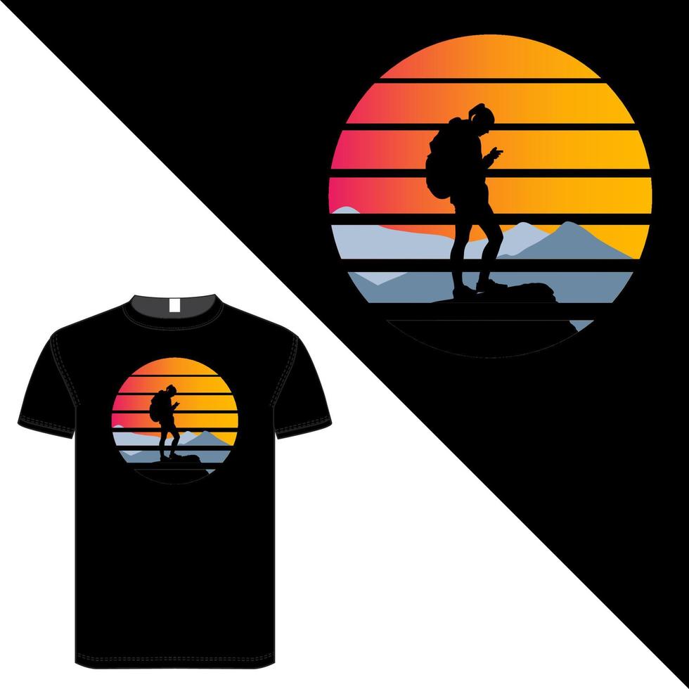 zwarte kleur t-shirtontwerp over silhouet en berg vector