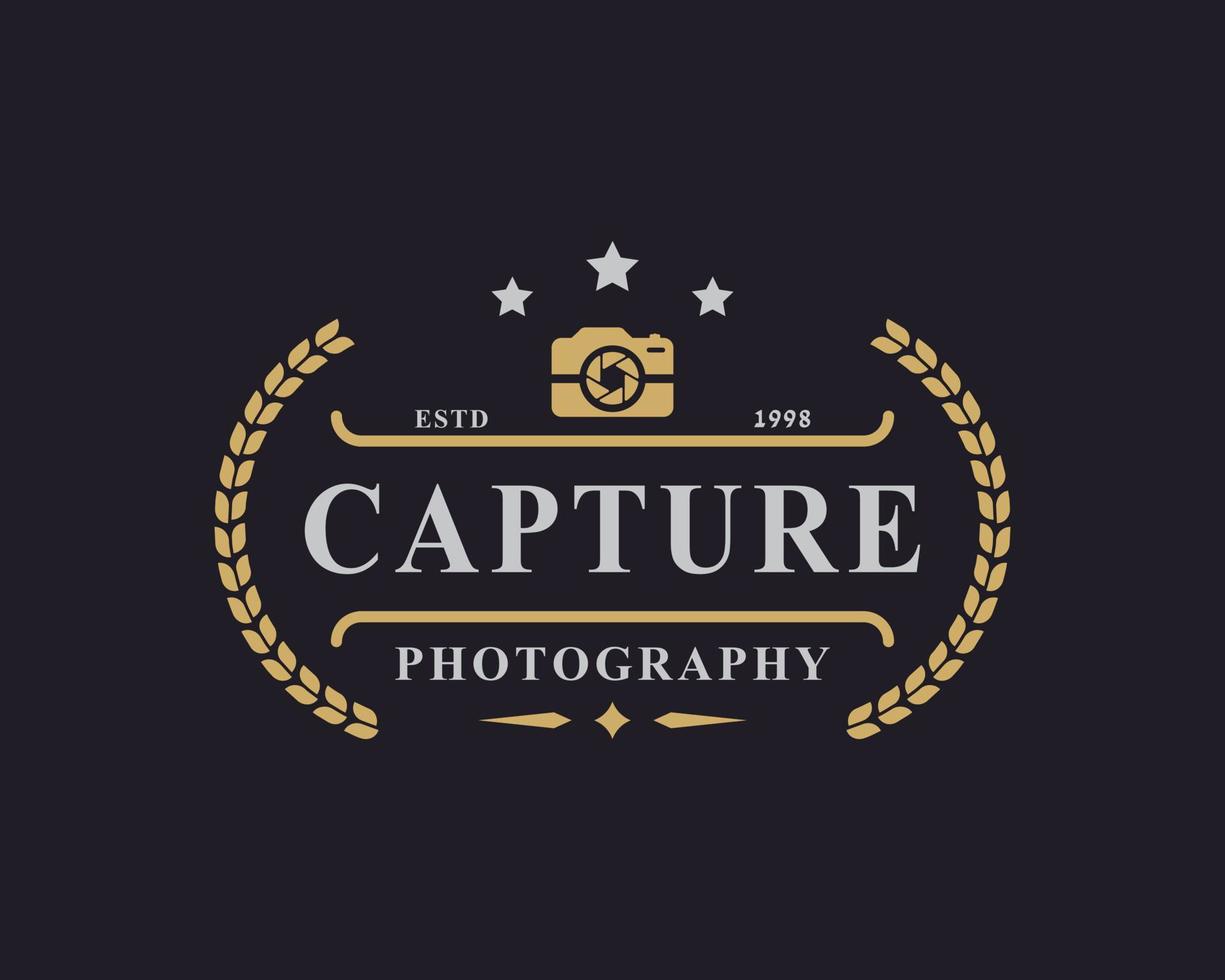 vintage retro badge voor fotografie logo met camera logo embleem ontwerp symbool vector