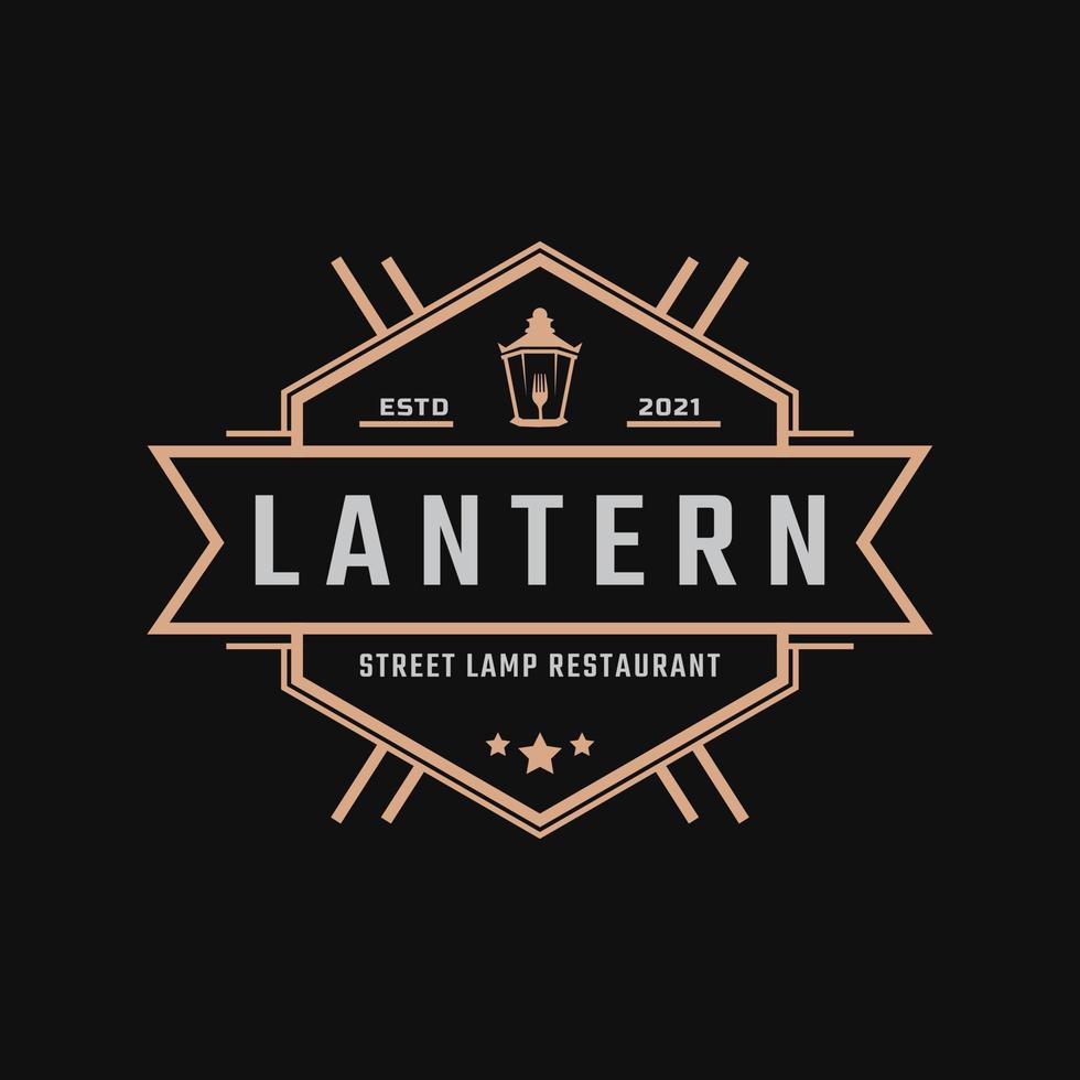 klassieke vintage retro label badge voor lantaarnpaal straatlantaarn met vork restaurant logo ontwerp inspiratie vector