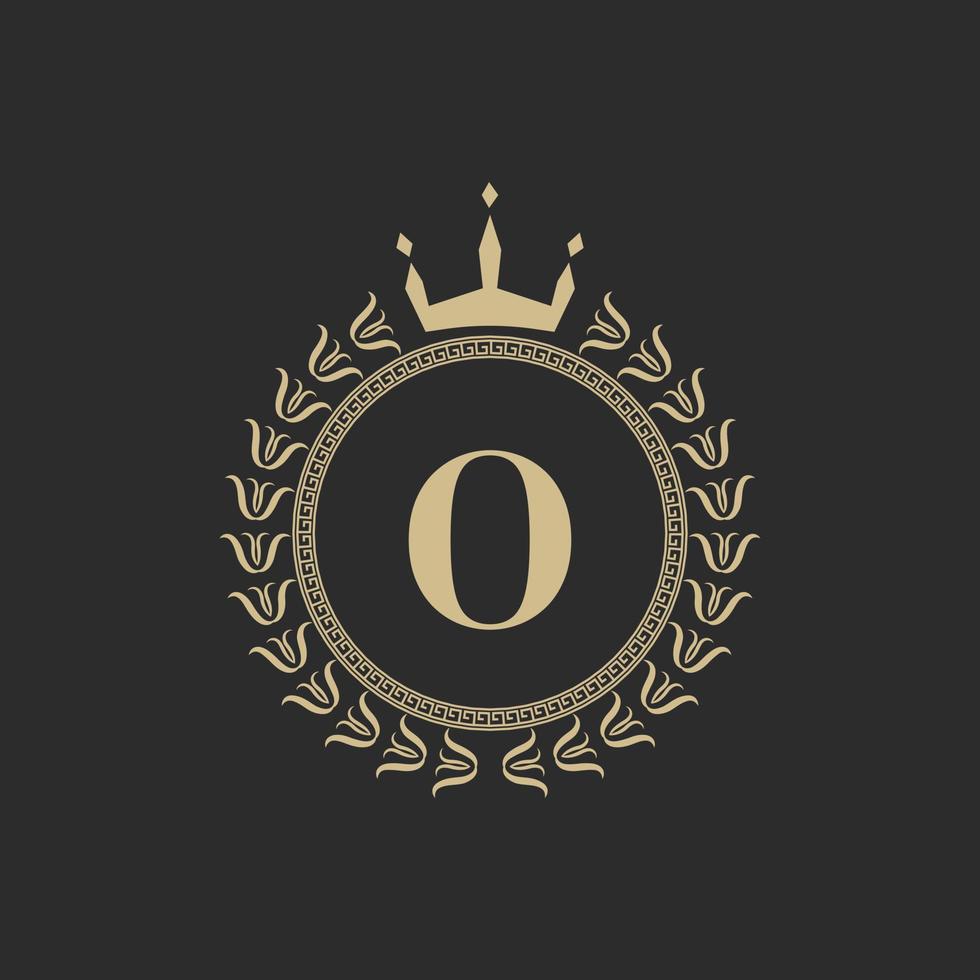 eerste letter o heraldische koninklijke frame met kroon en lauwerkrans. eenvoudig klassiek embleem. ronde compositie. grafische stijl. kunstelementen voor logo-ontwerp vectorillustratie vector