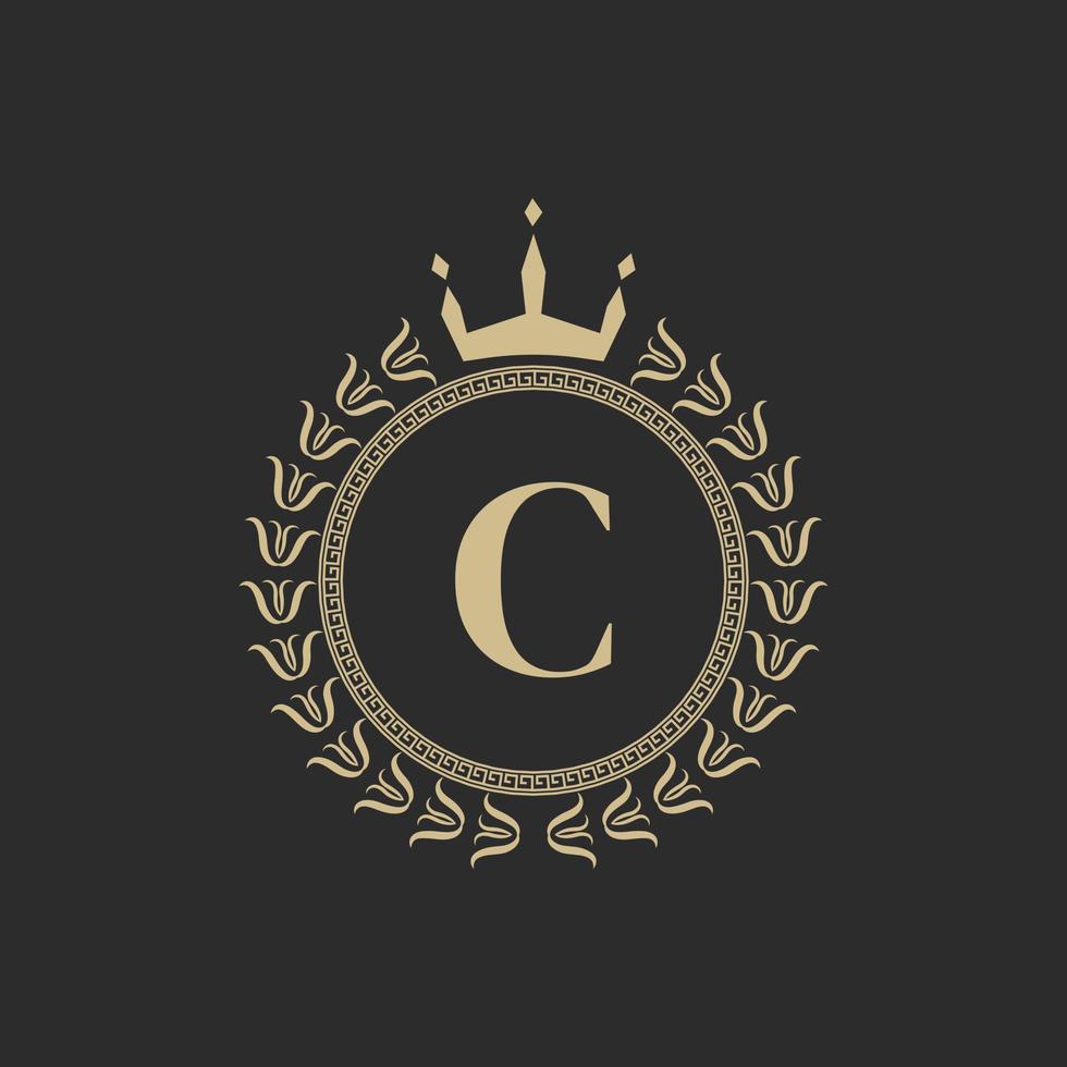 beginletter c heraldische koninklijke frame met kroon en lauwerkrans. eenvoudig klassiek embleem. ronde compositie. grafische stijl. kunstelementen voor logo-ontwerp vectorillustratie vector