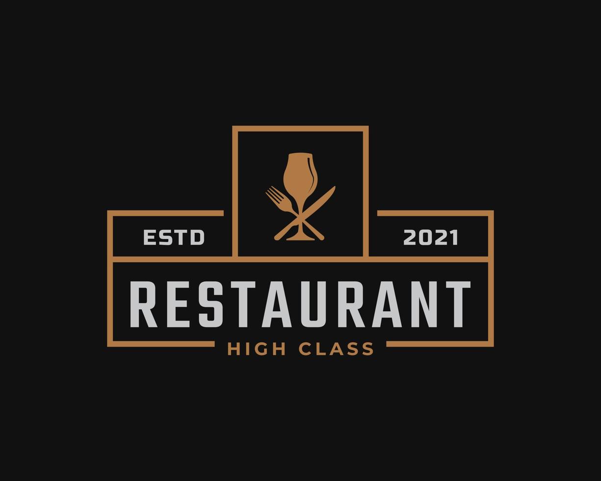 klassieke vintage retro label badge voor luxe wijnglas met lepel vork mes voor restaurant bar bistro logo ontwerp inspiratie vector