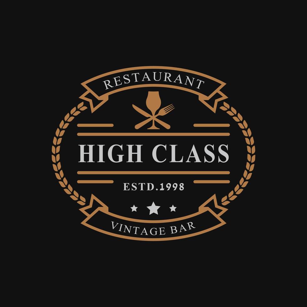 vintage retro badge voor luxe wijnglas met lepel vork mes voor restaurant bar bistro logo ontwerp sjabloon element vector