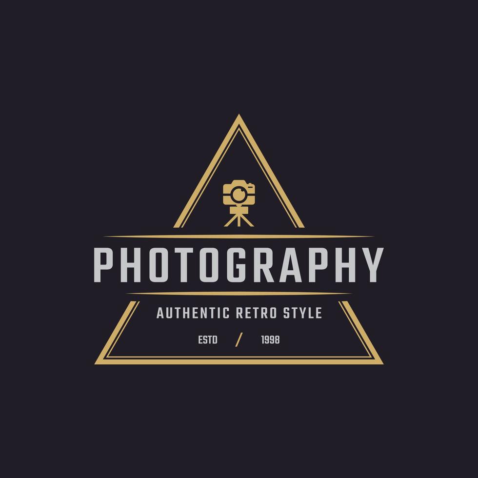 klassieke vintage retro label badge voor fotografie logo met camera symbool ontwerp inspiratie vector