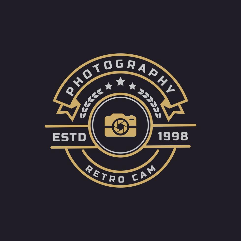 vintage retro badge voor fotografie logo met camera logo embleem ontwerp symbool vector