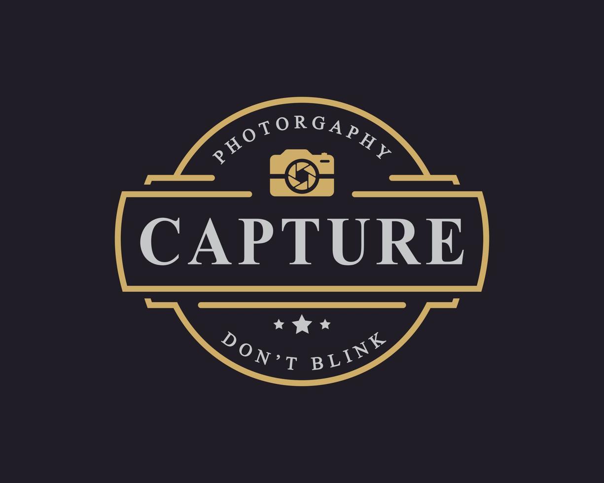 vintage retro badge voor fotografie logo met camera logo embleem ontwerp symbool vector