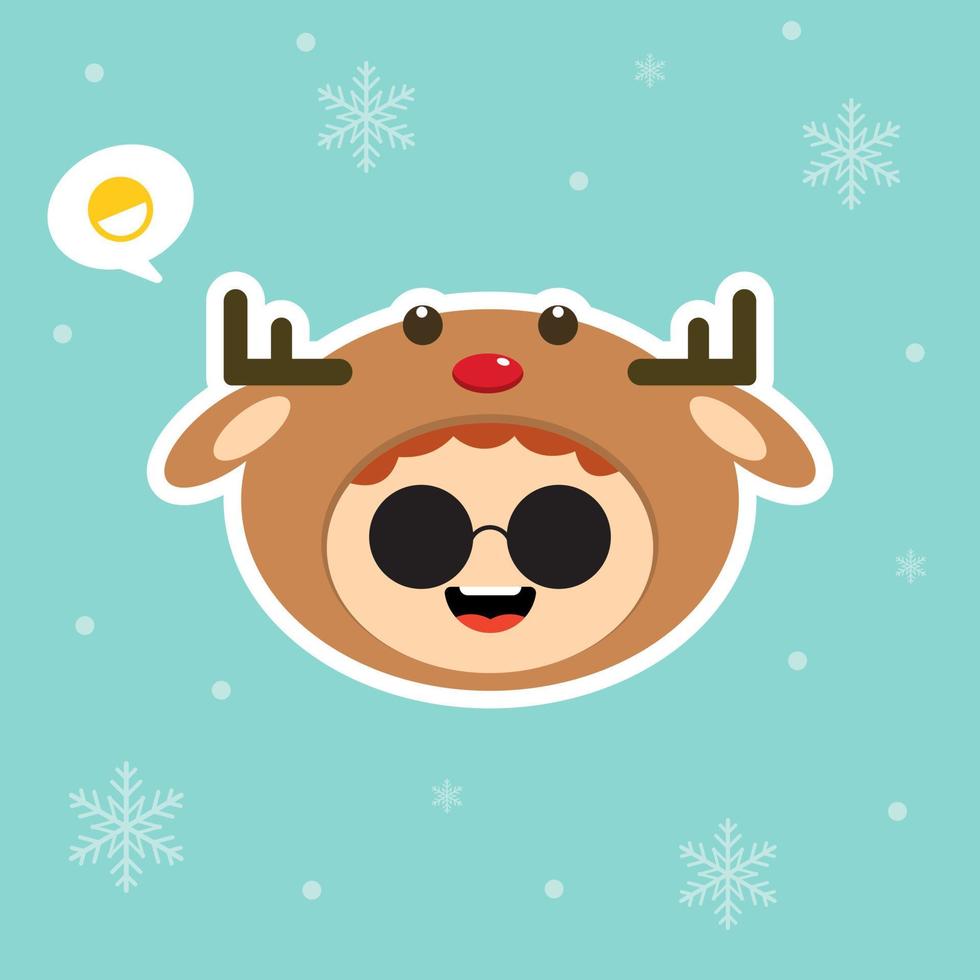 kawaii en grappige kleine jongen verkleed als hert. schattige jongen in carnaval kostuum. vrolijk kerstfeest en een gelukkig nieuwjaar. winter vakantie. plat vectorontwerp voor wenskaart, mascotte, web vector