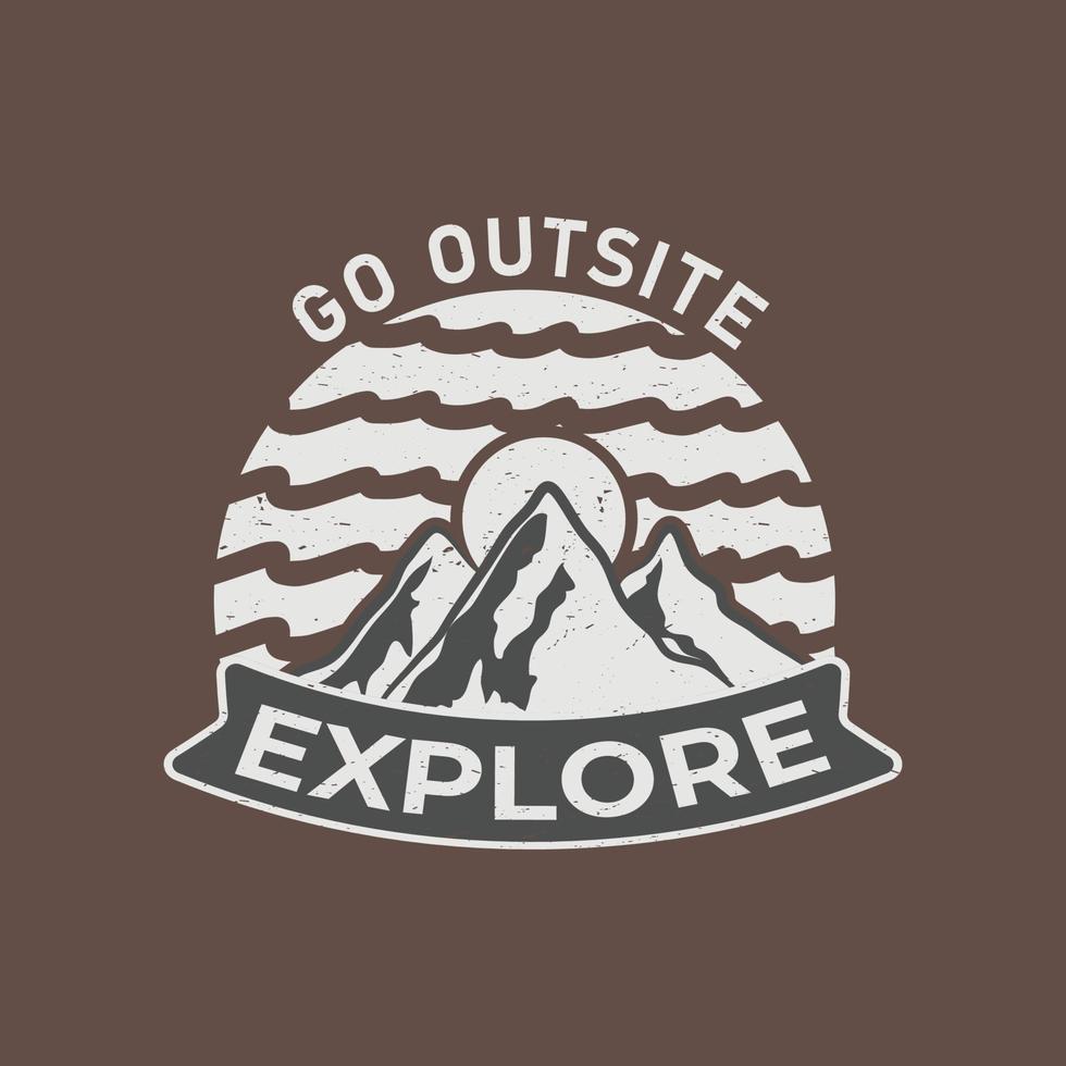vintage retro ontdekkingsreiziger, wildernis, avontuur, bergavontuur, wandelen, camping embleem graphics t-shirt vector ontwerpsjabloon