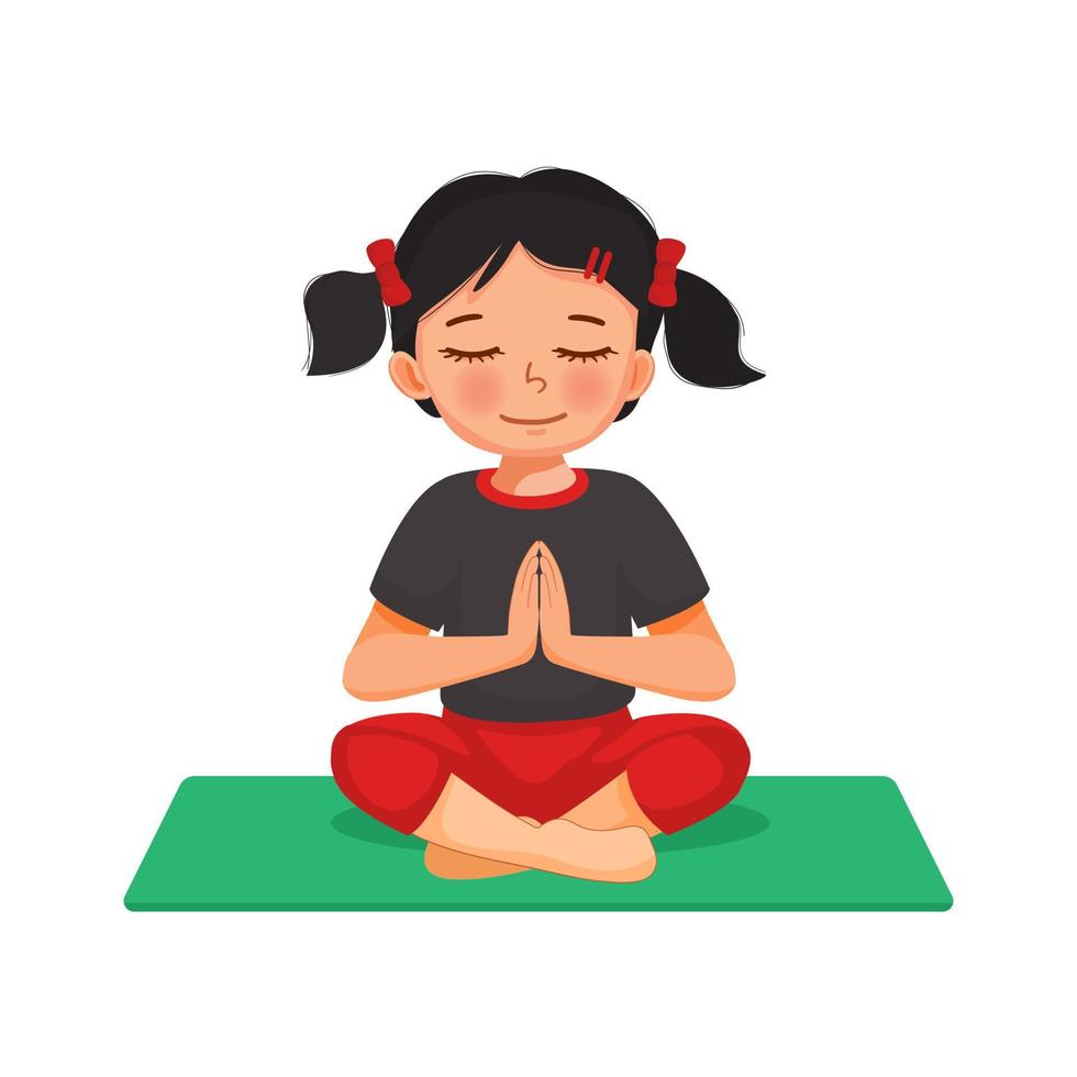 klein meisje dat gymnastische fitnessoefeningen doet die yoga-meditatie beoefenen, zittend in lotushouding op een groene mat binnen thuis vector