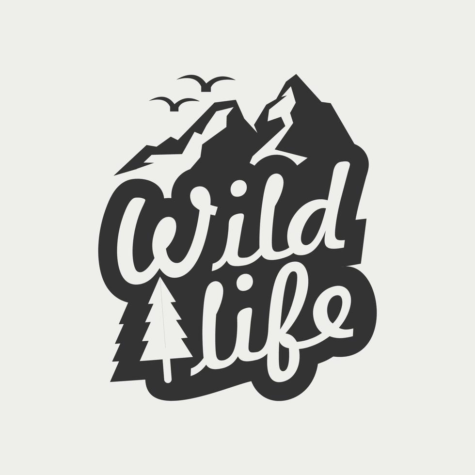 outdoor wildlife logo gerelateerde badgelabels emblemen en ontwerpelementen voor t-shirts, posters, prints. vintage typografische compositie. vectorillustratie. vector