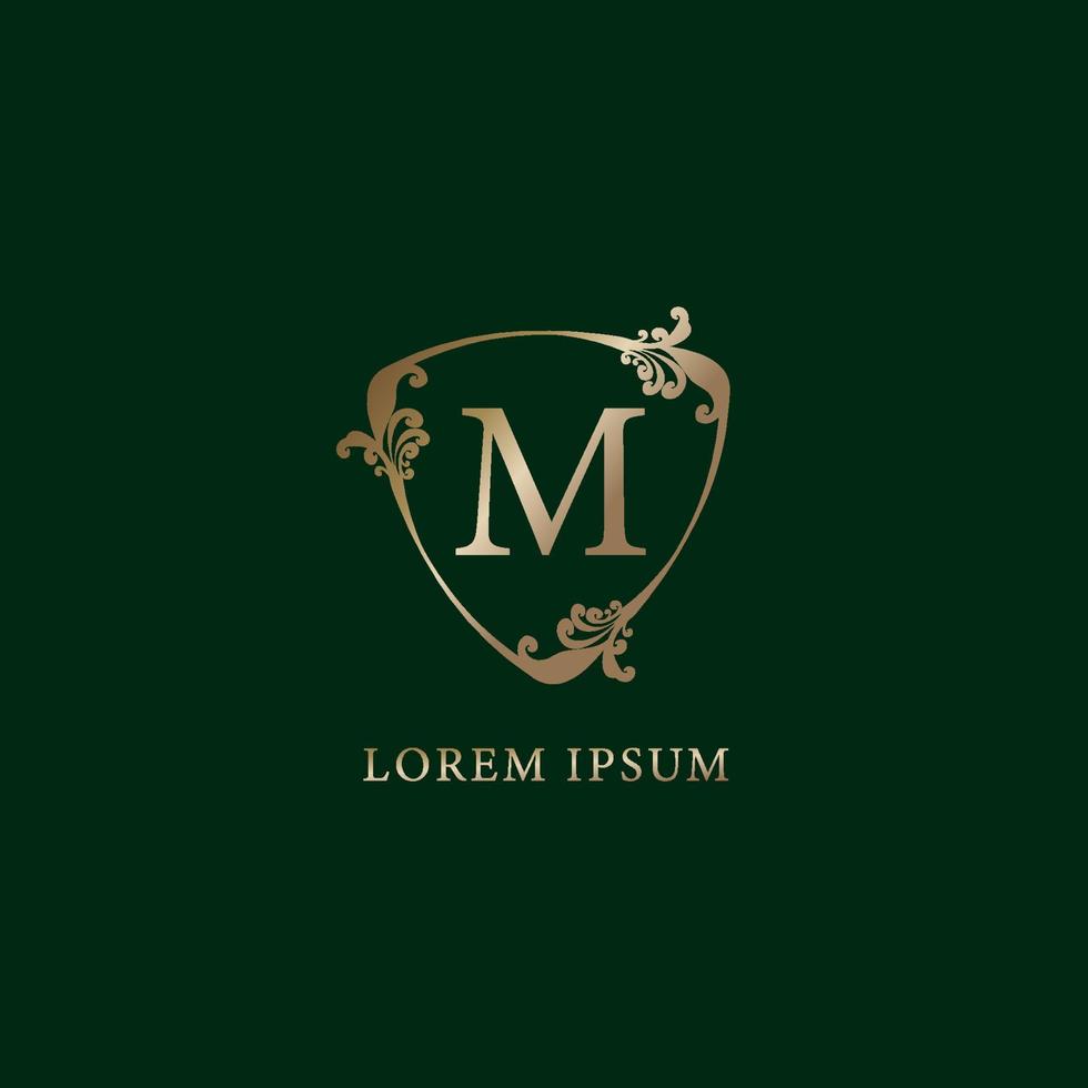 letter m alfabetische logo ontwerpsjabloon. luxe gouden decoratieve bloemen schild teken illustratie. verzekering logo concept geïsoleerd op donkere groene achtergrond. vector