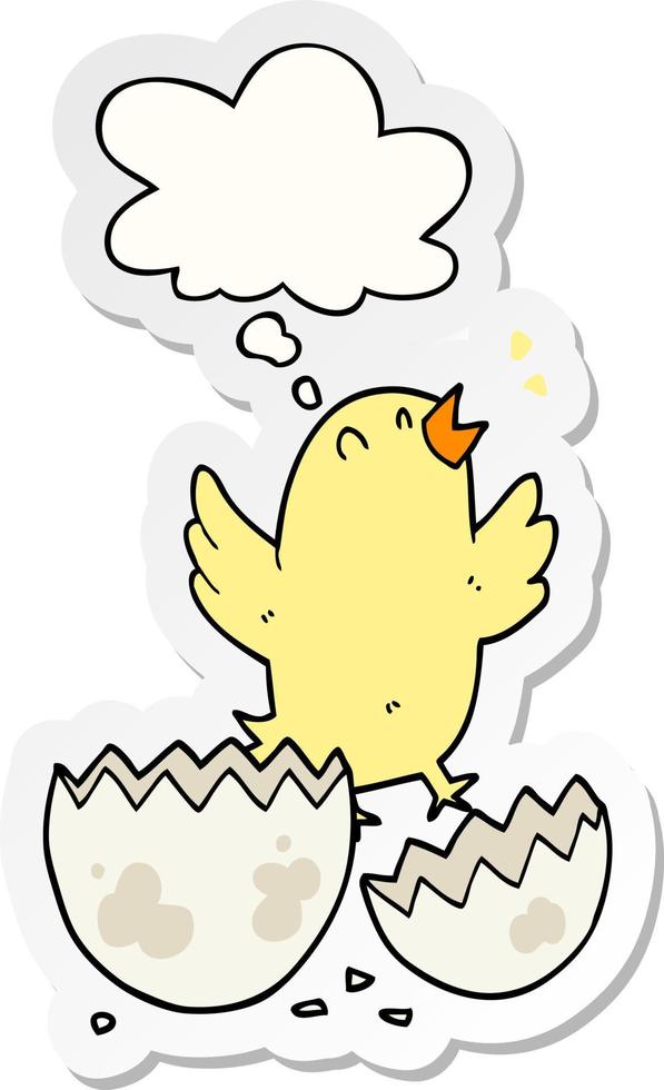 cartoon vogel die uit ei komt en gedachte bel als een gedrukte sticker vector