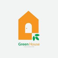 groen huis vector logo illustratie perfect goed voor natuur logo gebouwen egale kleurstijl oranje en groen.