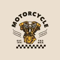 handgetekende vintage stijl van motorfiets en garage logo badge vector