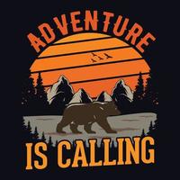 avontuur roept - t-shirt, wild, typografie, bergvector - kamperen en avontuur t-shirtontwerp voor natuurliefhebber. vector