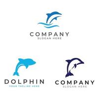 dolfijn logo. dolfijn jumping Aan de golven van zee of strand. met vector illustratie bewerken.