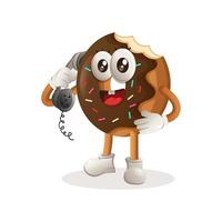 schattig donut mascotte plukken omhoog de telefoon, beantwoorden telefoon oproepen vector