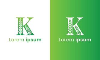 brief k logo met een creatief monogram blad concept voor de groen eco bedrijf vector