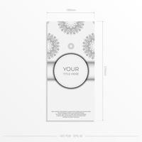 elegant wit ansichtkaart ontwerp met luxueus Grieks patronen. elegant uitnodiging met wijnoogst ornament. vector