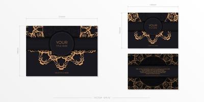 rechthoekig vector ansichtkaarten in zwart met luxueus goud patronen. uitnodiging kaart ontwerp met wijnoogst ornament.