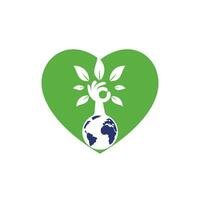 wereldbol en hand- boom vector logo ontwerp. ecologie en duurzame concept.