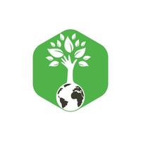 wereldbol en hand- boom vector logo ontwerp. ecologie en duurzame concept.