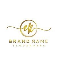 eerste ek schoonheid monogram en elegant logo ontwerp, handschrift logo van eerste handtekening, bruiloft, mode, bloemen en botanisch met creatief sjabloon. vector