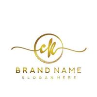 eerste ck schoonheid monogram en elegant logo ontwerp, handschrift logo van eerste handtekening, bruiloft, mode, bloemen en botanisch met creatief sjabloon. vector