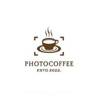 fotokoffie logo ontwerp creatief concept, silhouet van een kop van koffie portret logo wijnoogst vector