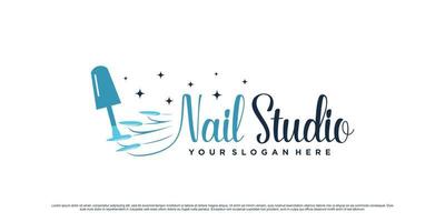 nagel Pools studio logo ontwerp voor schoonheid salon met vrouw hand- en creatief concept premie vector