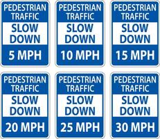 langzaam naar beneden voetganger verkeer teken Aan wit achtergrond vector