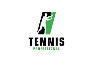 letter i met tennisspeler silhouet logo ontwerp. vectorontwerpsjabloonelementen voor sportteam of huisstijl. vector