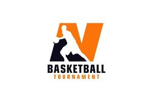 letter n met basketballogo-ontwerp. vectorontwerpsjabloonelementen voor sportteam of huisstijl. vector