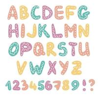 kinderen stijl schattig speels grappig gemakkelijk kleur lettertype, kinderachtig alfabet, brieven en getallen gestileerde met stippen, stroken en golven vector illustratie