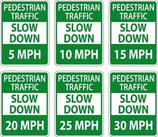 langzaam naar beneden voetganger verkeer teken Aan wit achtergrond vector