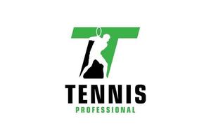 letter t met tennisspeler silhouet logo ontwerp. vectorontwerpsjabloonelementen voor sportteam of huisstijl. vector