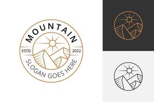 minimalistische landschap heuvels berg pieken vector insigne logo ontwerp. berg buitenshuis met zon zonsopkomst embleem logo