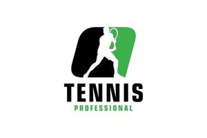 letter q met tennisspeler silhouet logo ontwerp. vectorontwerpsjabloonelementen voor sportteam of huisstijl. vector