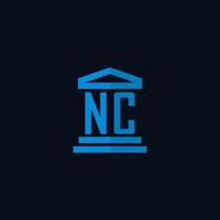 nc eerste logo monogram met gemakkelijk gerechtsgebouw gebouw icoon ontwerp vector
