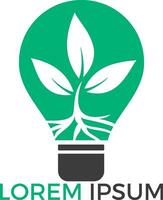 logo sjabloon met fabriek groeit binnen licht lamp. ecologie, groei, ontwikkeling concept vector ontwerp.