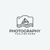 camera en zeilboot, fotografie logo idee, vector