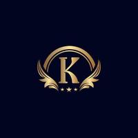 luxe brief k logo Koninklijk goud ster vector