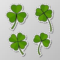 st. Patrick dag groet stickers met Klaver Aan wit achtergrond vector